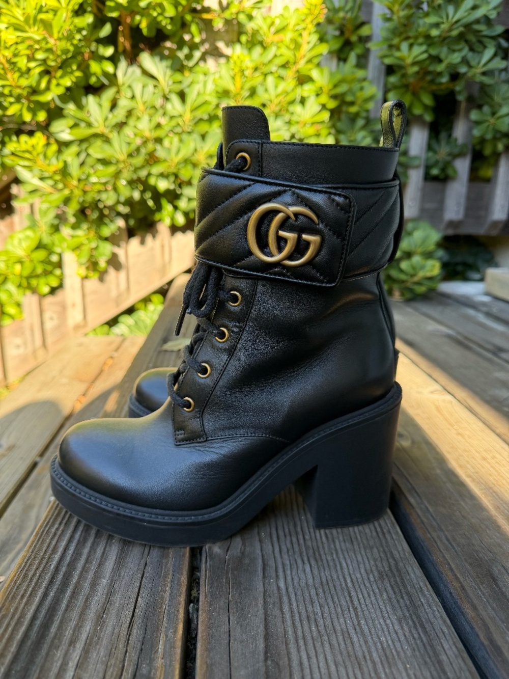 GUCCI Women's boot with Double G